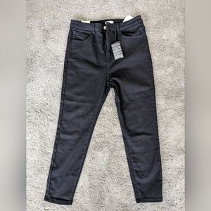 NWT Forever 21 Larchmont Skinny Crop Jean- black